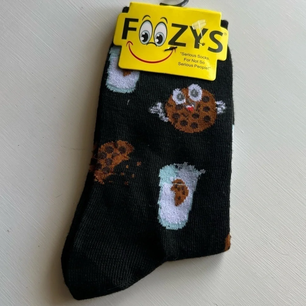 3/$25 🍄 Foozy’s Cookies and Milk Ladies Socks Size 9-11 NWT